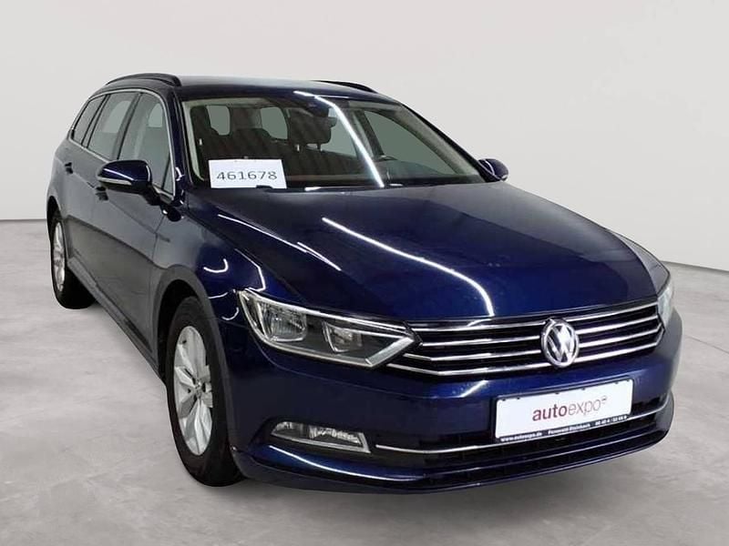Atlantic blue metallic Gebraucht 2019 VW Passat Comfortline Kombi | 14.490 € (Guter Preis) - Bild 1/4