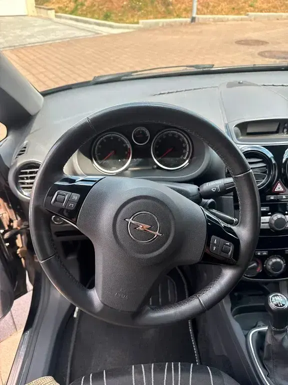 Gebraucht Opel Corsa Edition 69 PS (50 kW) 2010 Schwarz Kleinwagen