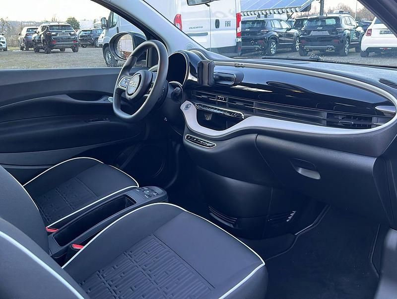 Gebraucht Fiat 500e Action 69 kW (95 PS) 2022 Grün ozean grün Limousine