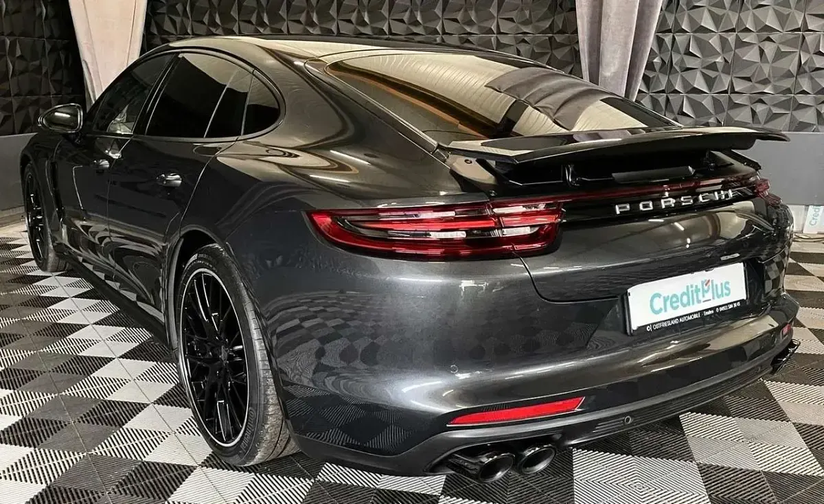 Gebraucht Porsche Panamera 330 PS (242 kW) 2018 Grau Limousine