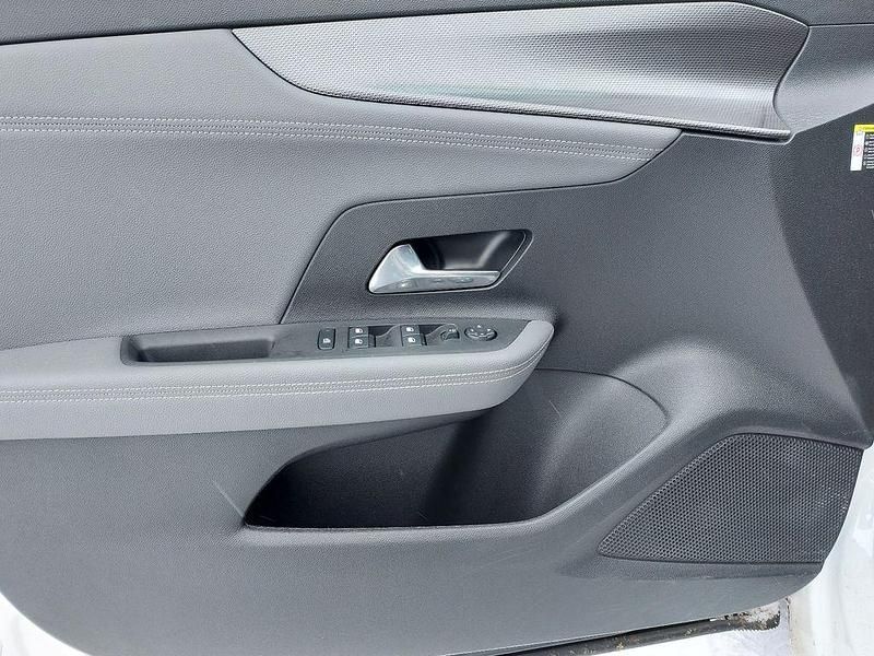 Gebraucht Opel Mokka-e Elegance 100 kW (136 PS) 2021 Jade weiss/arktis weiss SUV