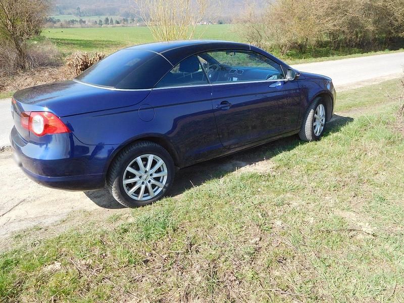 Gebraucht VW Eos 122 PS (89 kW) 2009 Blau Cabrio