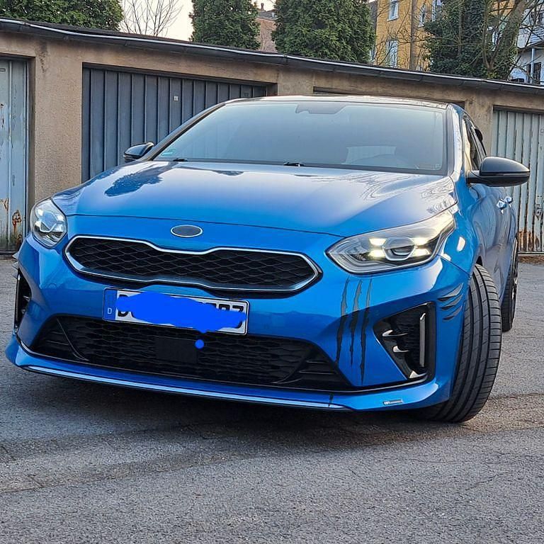 Blau Gebraucht 2020 Kia ProCeed GT-Line Kombi | 21.199 € (Fairer Preis) - Bild 1/4