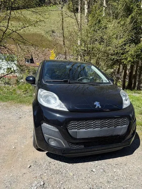 Gebraucht Peugeot 107 Envy 68 PS (50 kW) 2012 Schwarz Kleinwagen