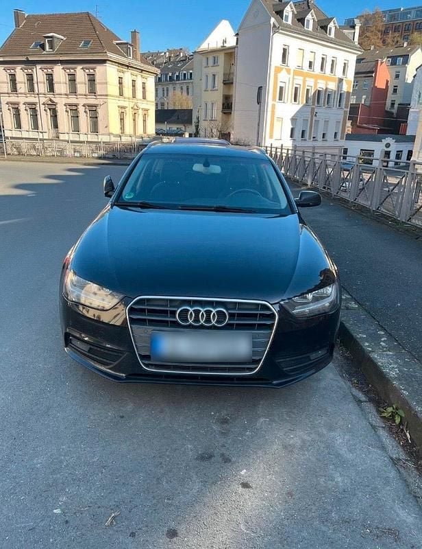 Gebraucht Audi A4 143 PS (105 kW) 2013 Schwarz Kombi