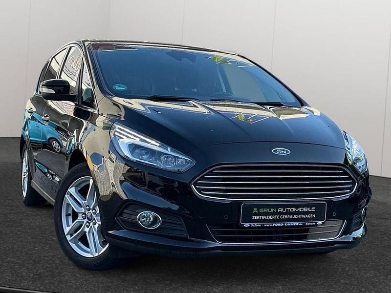 Schwarz Gebraucht 2017 Ford S-MAX Titanium Van / Kleinbus | 19.950 € (Fairer Preis) - Bild 1/4