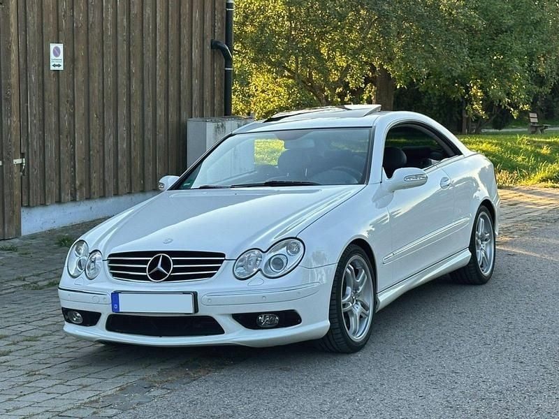 Weiß Gebraucht 2003 Mercedes CLK55 AMG AMG Coupé | 20.800 € - Bild 1/4