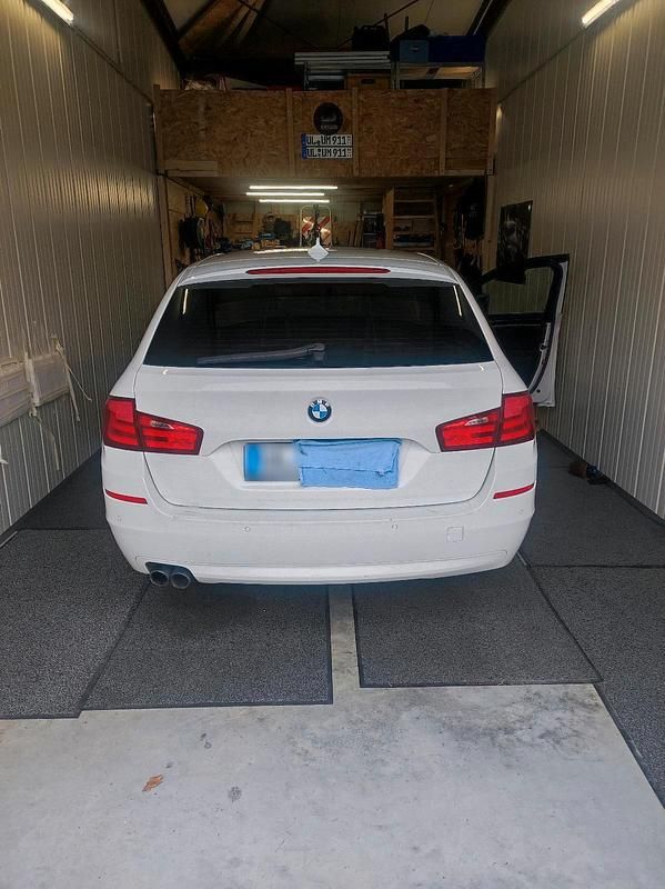 Gebraucht BMW 530 245 PS (180 kW) 2012 Weiß Kombi