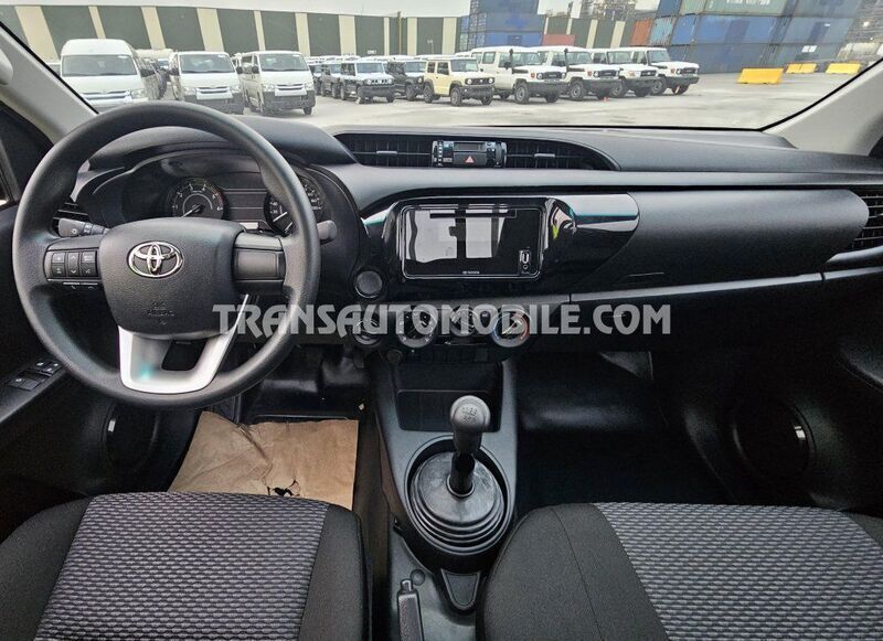 Gebraucht Toyota HiLux 147 PS (108 kW) 2024 Weiß Pickup