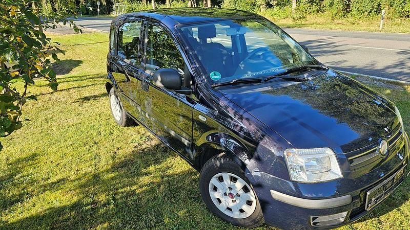 Schwarz Gebraucht 2011 Fiat Panda Kleinwagen | 2.350 € (Guter Preis) - Bild 1/4
