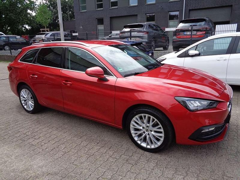 Rot Gebraucht 2022 Seat Leon XCELLENCE Kombi | 14.990 € (Guter Preis) - Bild 1/4