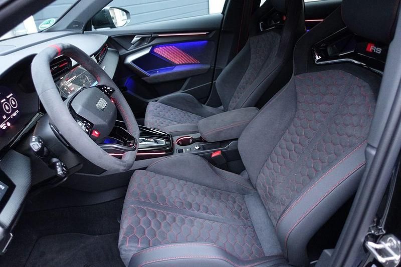 Gebraucht Audi RS3 Sport 400 PS (294 kW) 2025 Schwarz Limousine