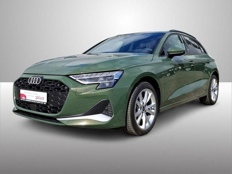 Gebraucht Audi A3 Advanced 116 PS (85 kW) 2025 Distriktgrün metallic Limousine