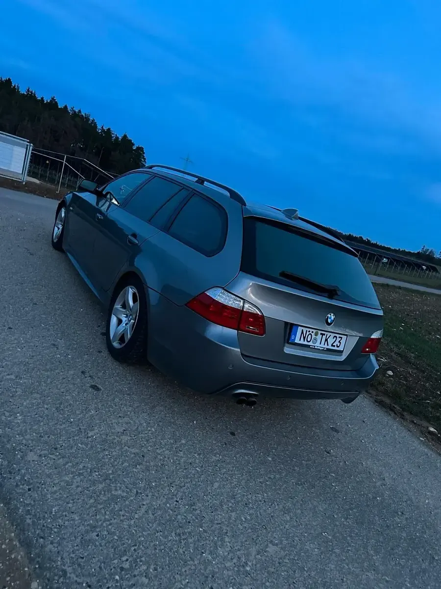 Gebraucht BMW 530 M Sport 235 PS (172 kW) 2007 Grau Kombi