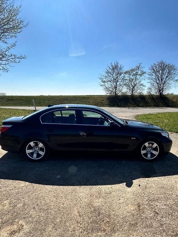 Second-hand BMW 525 192 CP (141 kW) 2004 Negru Berlinǎ