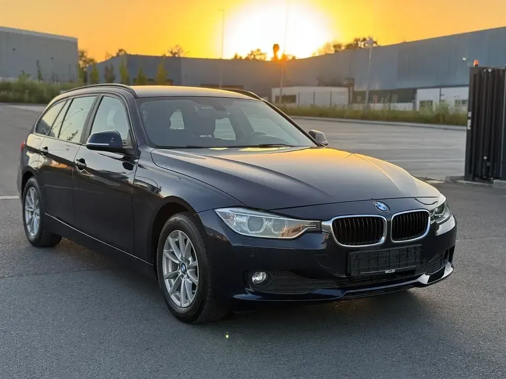 Gebraucht BMW 316 Sport Line 136 PS (100 kW) 2014 Blau Limousine