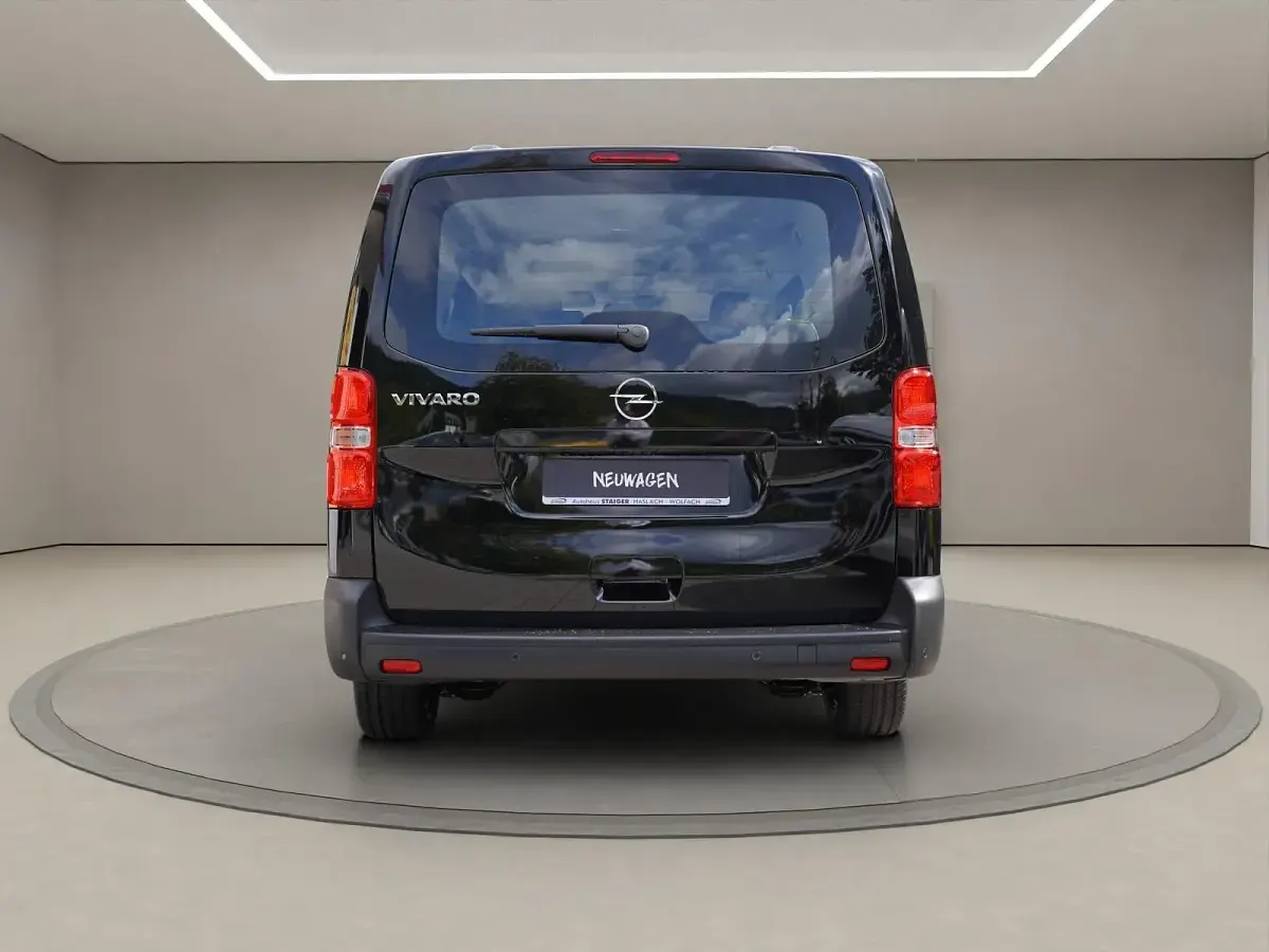 Neu Opel Vivaro-e Combi Basis 179 PS (131 kW) 2025 Schwarz Van / Kleinbus