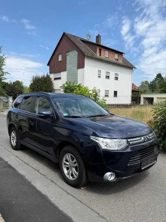 Gebraucht Mitsubishi Outlander Invite 150 PS (110 kW) 2013 Blau SUV