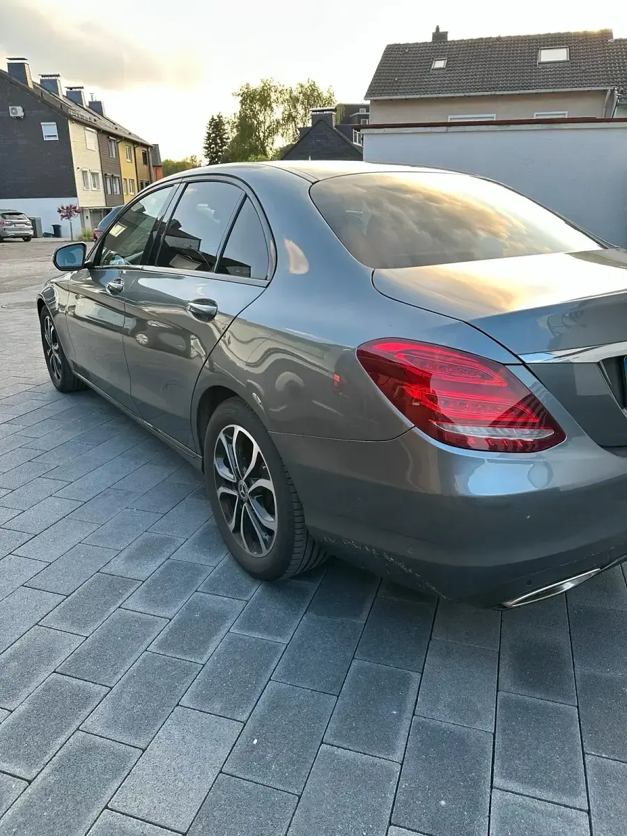 Gebraucht Mercedes C180 Avantgarde 156 PS (114 kW) 2018 Grau Limousine