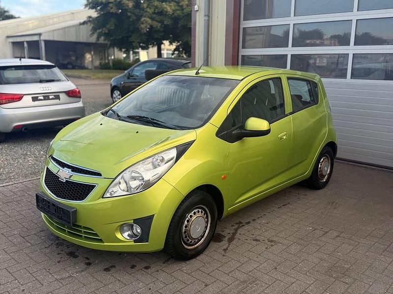 Grün Gebraucht 2010 Chevrolet Spark Kleinwagen | 1.999 € (Fairer Preis) - Bild 1/4