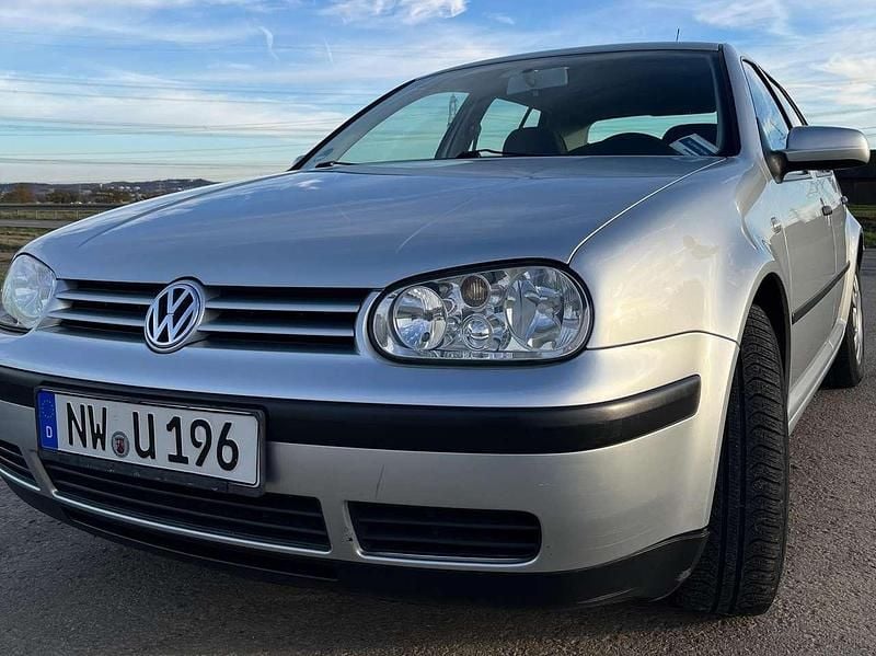 Silber Gebraucht 2001 VW Golf IV Edition Limousine | 2.000 € (Guter Preis) - Bild 1/4