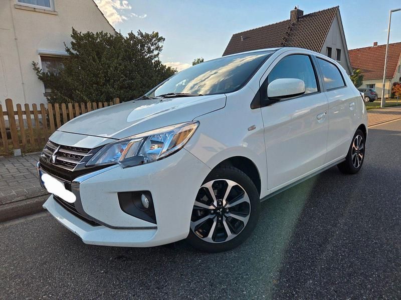 Weiß Gebraucht 2022 Mitsubishi Space Star Select+ Kleinwagen | 13.100 € (Fairer Preis) - Bild 1/4