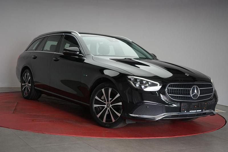 Schwarz Gebraucht 2020 Mercedes E300 Limousine | 27.490 € (Superpreis) - Bild 1/4