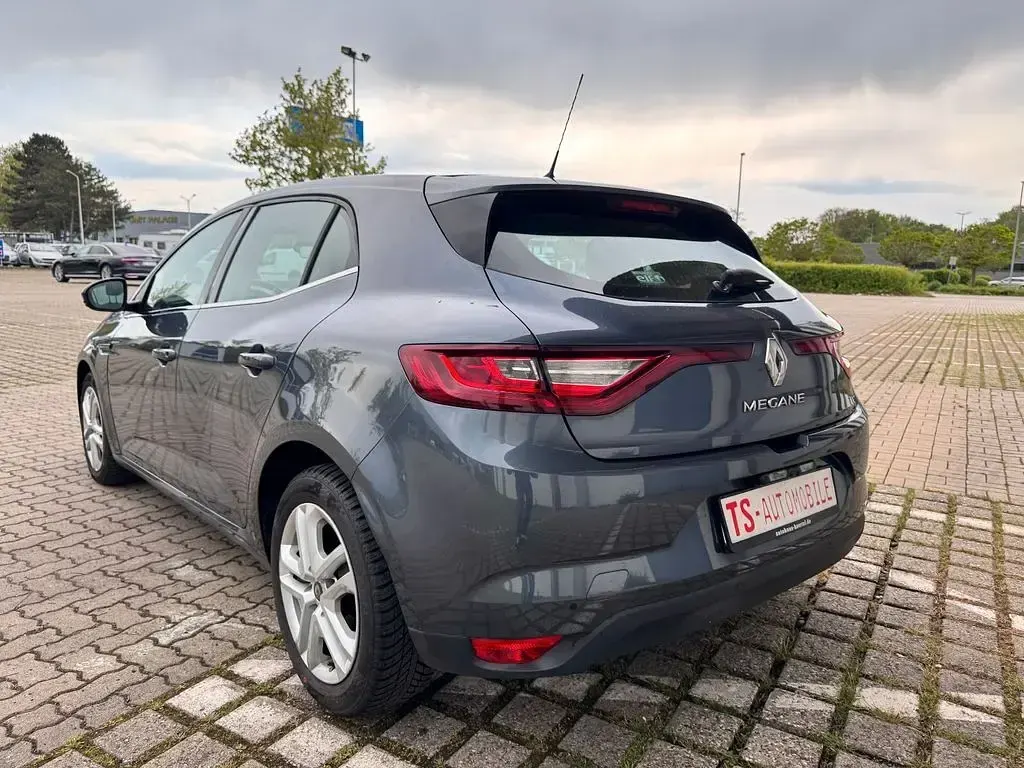 Gebraucht Renault Mégane Experience 101 PS (74 kW) 2016 Grau Limousine