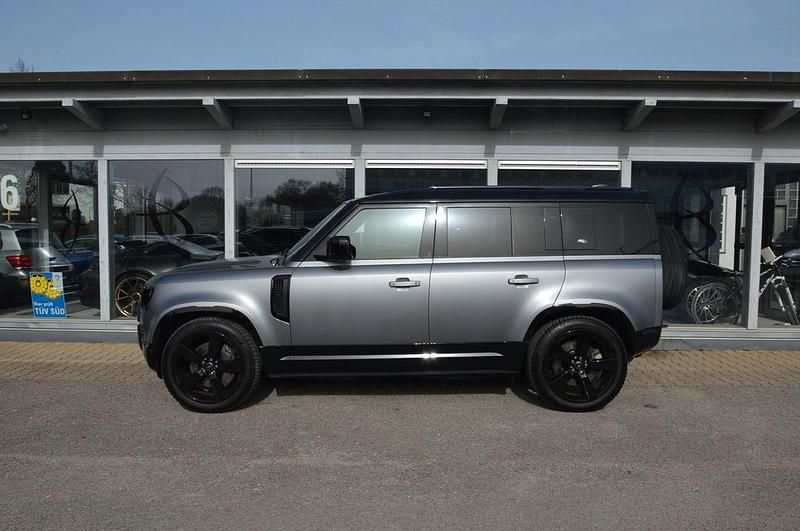 Gebraucht Land Rover Defender SE Dynamic 300 PS (220 kW) 2023 Eiger grey SUV
