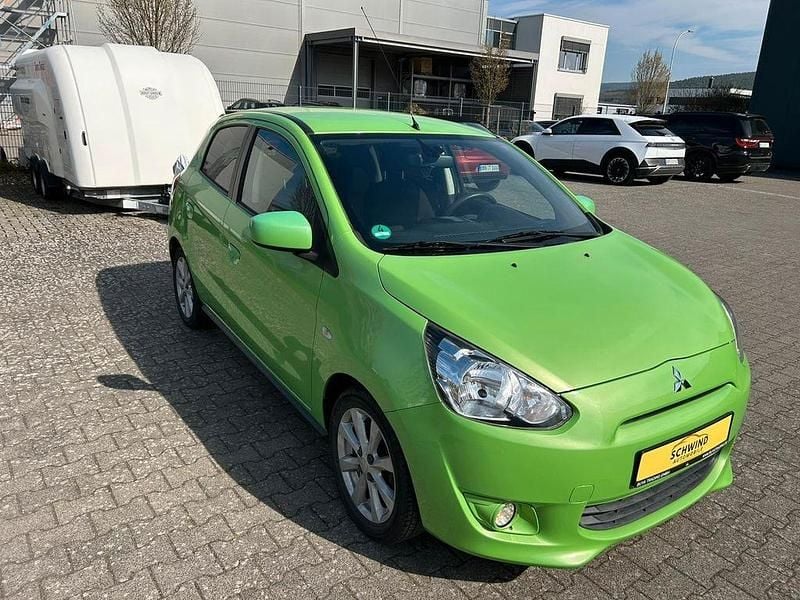 Gebraucht Mitsubishi Space Star 80 PS (58 kW) 2013 Grün Van / Kleinbus
