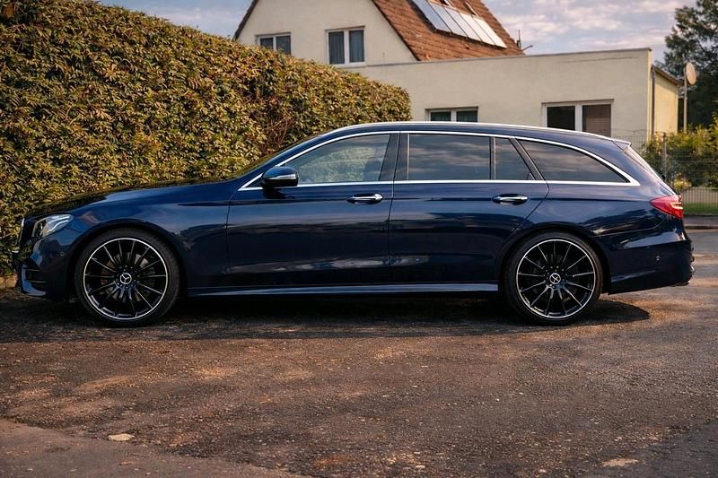 Gebraucht Mercedes 220 AMG 194 PS (142 kW) 2018 Blau Kombi