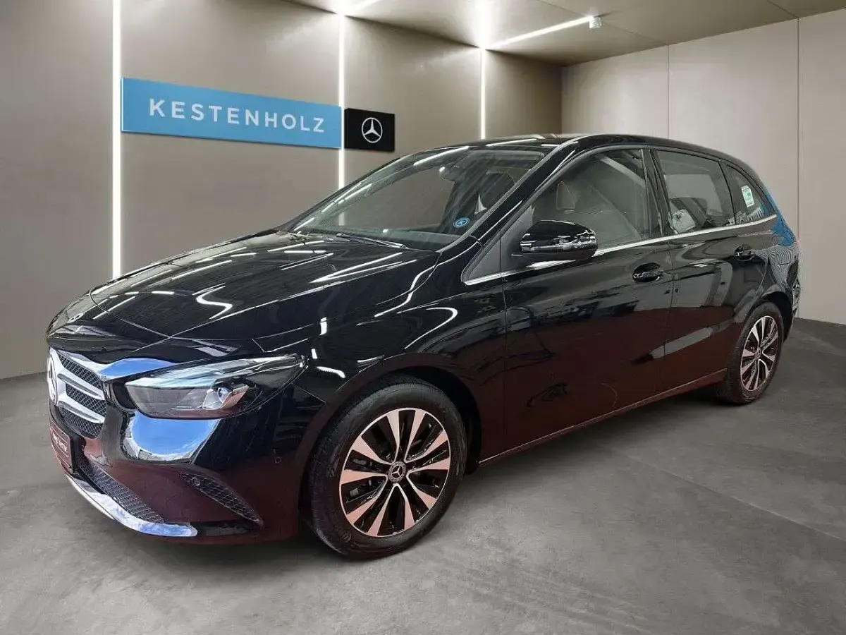 Gebraucht Mercedes E250 160 PS (117 kW) 2022 Nachtschwarz Limousine