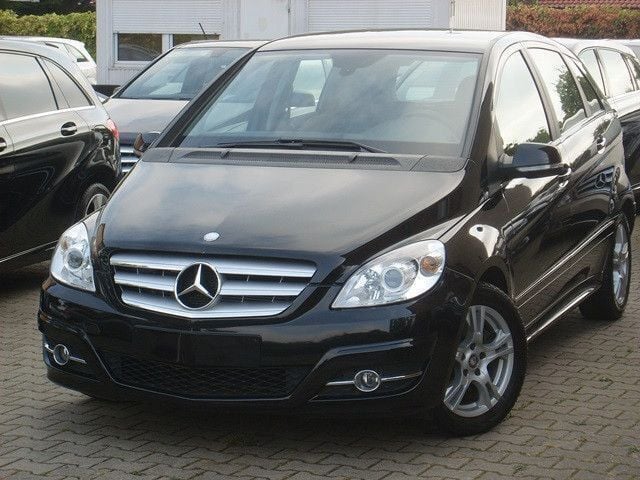Gebraucht Mercedes B200 136 PS (100 kW) 2010 Schwarz Van / Kleinbus