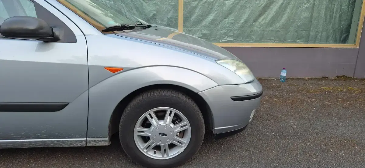 Gebraucht Ford Focus 100 PS (73 kW) 2002 Silber Kombi