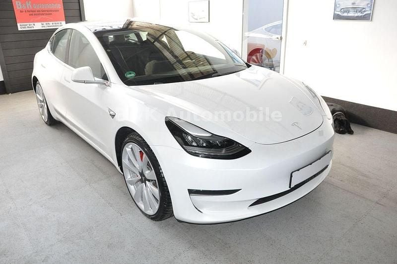 Weiß Gebraucht 2020 Tesla Model 3 Performance Limousine | 24.999 € (Superpreis) - Bild 1/4