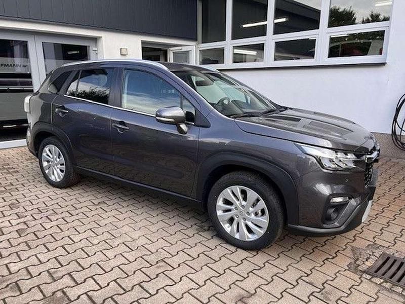 Grau Gebraucht 2024 Suzuki SX4 S-Cross Comfort SUV | 23.985 € (Fairer Preis) - Bild 1/4
