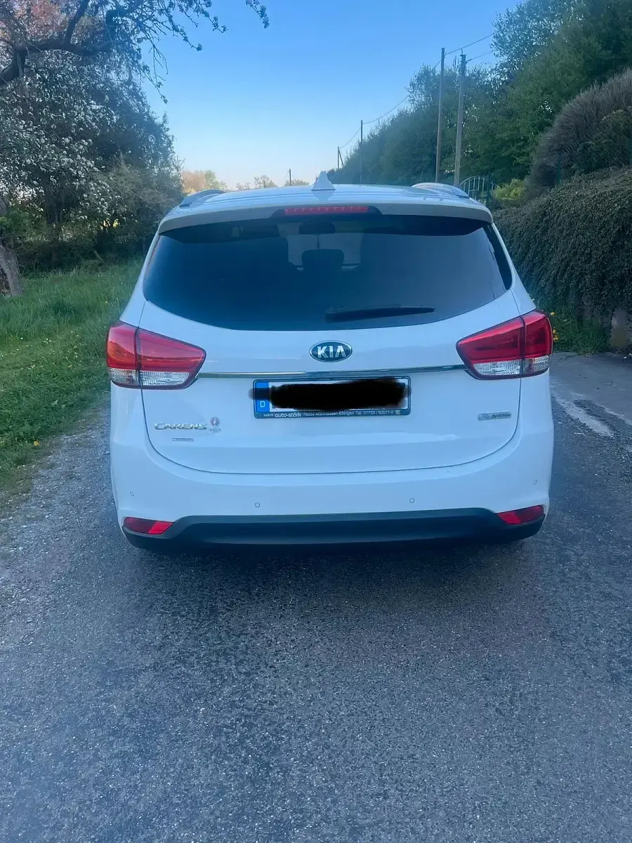 Gebraucht Kia Carens 136 PS (100 kW) 2016 Weiß Van / Kleinbus