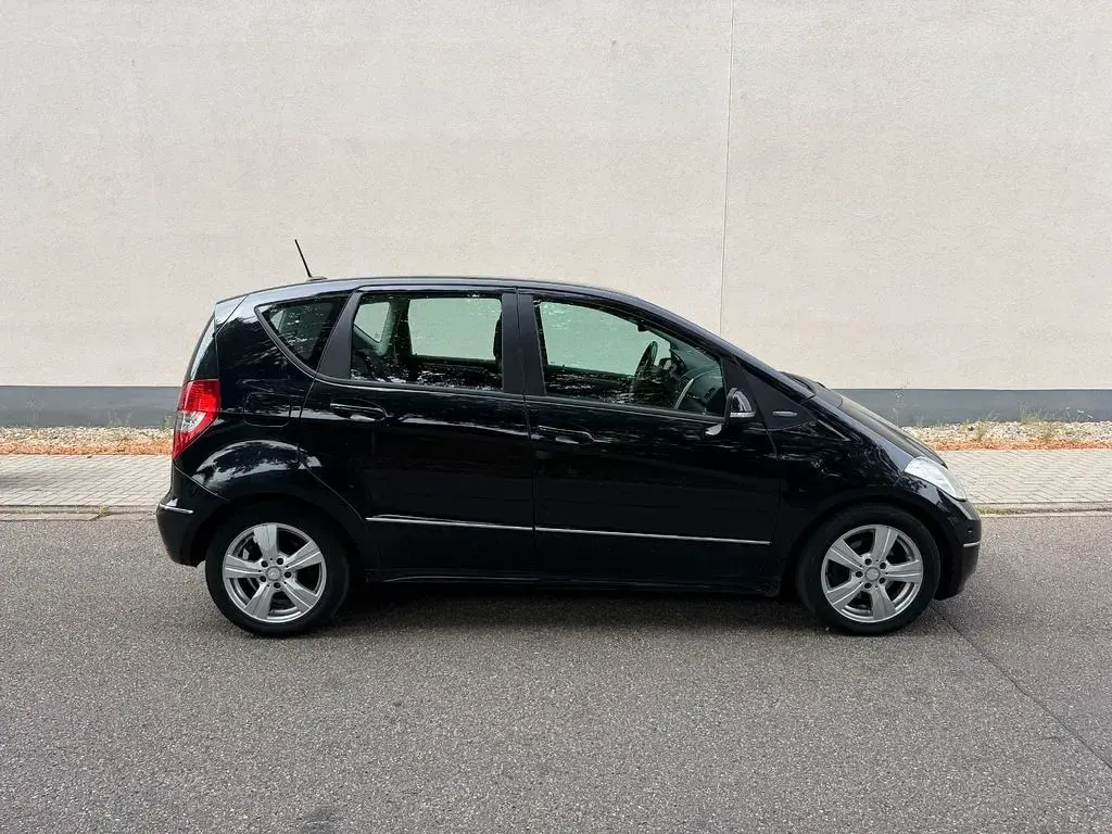 Gebraucht Mercedes A180 Avantgarde 109 PS (80 kW) 2012 Schwarz Kleinwagen