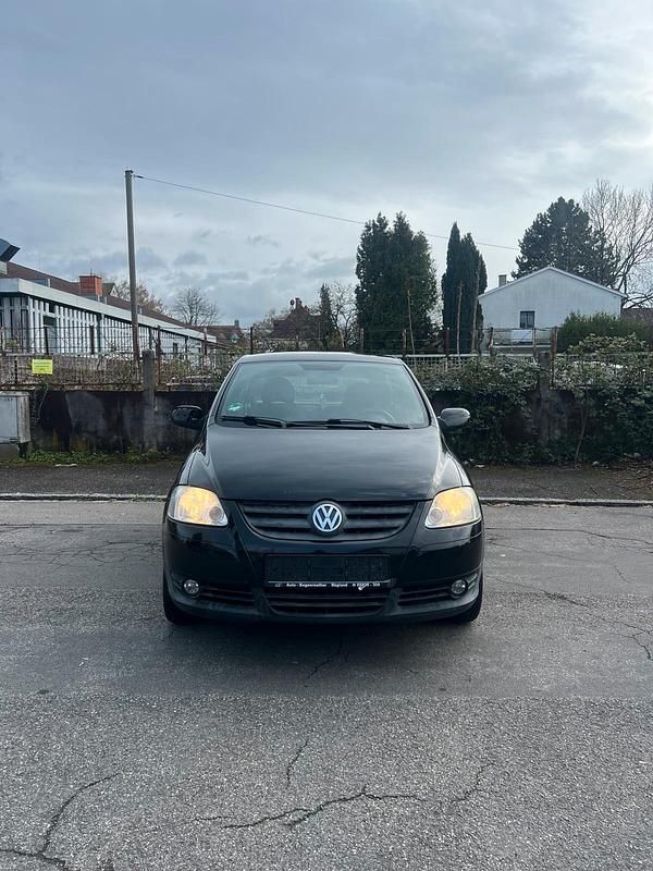 Gebraucht VW Fox 60 PS (44 kW) 2011 Schwarz Kleinwagen