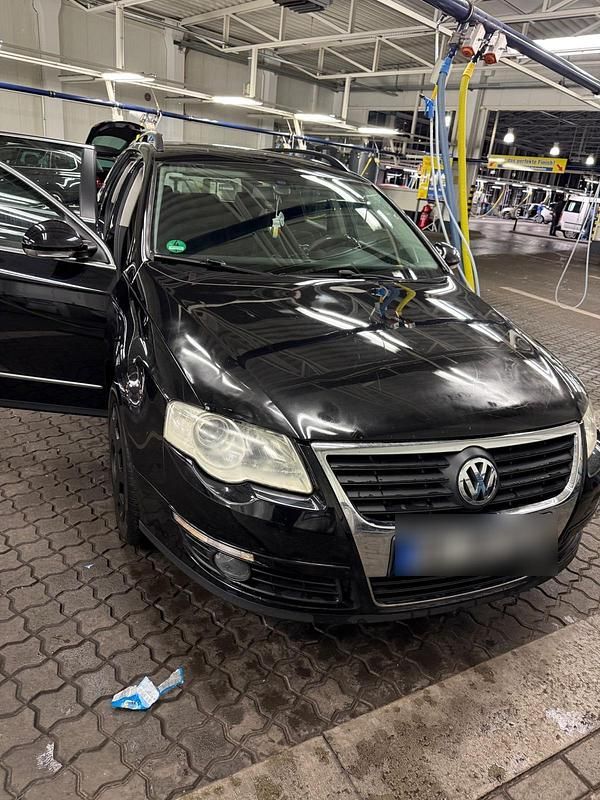 Schwarz Gebraucht 2007 VW Passat Kombi | 1.900 € (Etwas zu teuer) - Bild 1/4