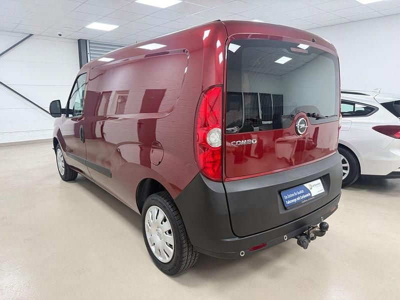 Gebraucht Opel Combo 95 PS (69 kW) 2018 Rot Van / Kleinbus
