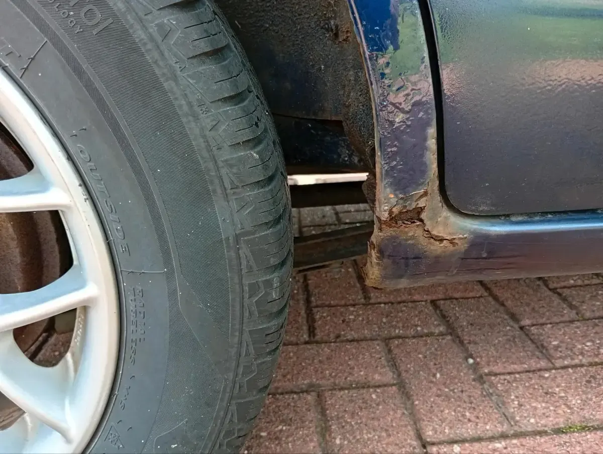 Gebraucht Mazda 323 71 PS (52 kW) 1999 Blau Limousine