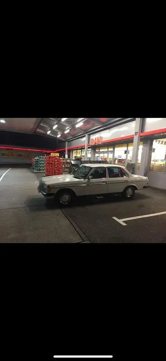 Gebraucht Mercedes 230 131 PS (96 kW) 1984 Weiß Limousine