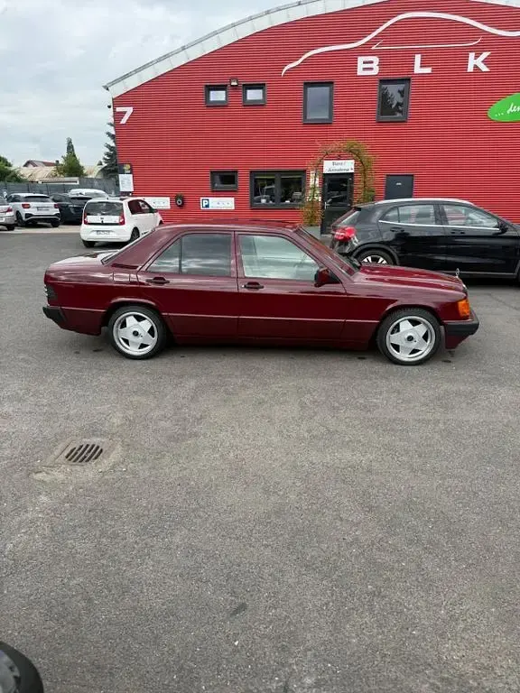 Gebraucht Mercedes 190 132 PS (97 kW) 1990 Rot Limousine