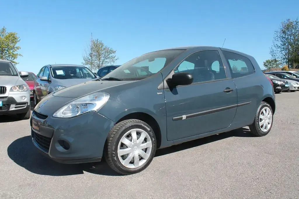 Gebraucht Renault Clio III 75 PS (55 kW) 2012 Grau Kleinwagen