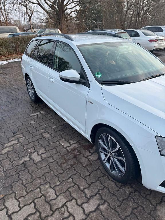 Gebraucht Skoda Octavia Soleil 150 PS (110 kW) 2019 Weiß Kombi