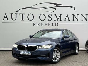 Phytonicblau metallic Gebraucht 2022 BMW 520 Limousine | 32.550 € (Superpreis) - Bild 1/4