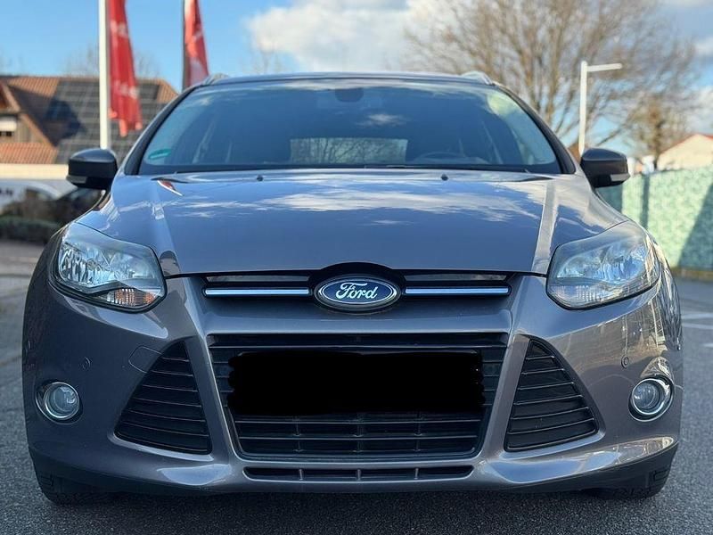 Używany Ford Focus Titanium 150 KM (110 kW) 2012 Brązowy Kombi