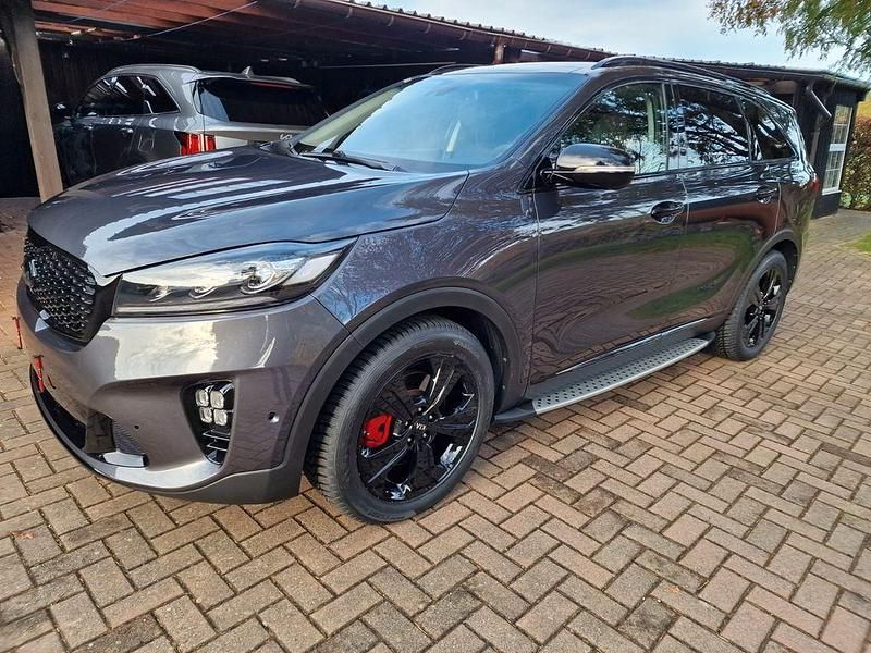 Grau Gebraucht 2018 Kia Sorento GT-Line SUV | 25.900 € (Teuer) - Bild 1/4