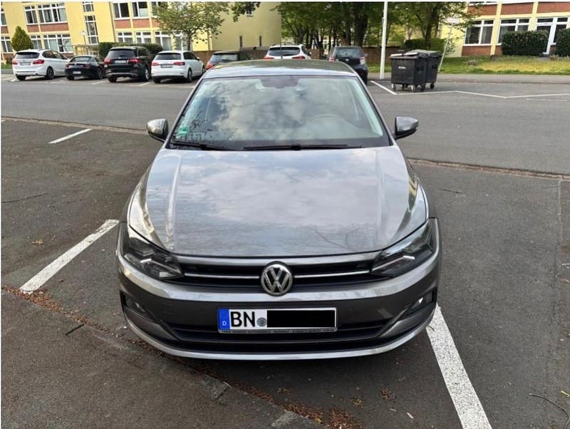 Gebraucht VW Polo Comfortline 95 PS (69 kW) 2018 Grau Kleinwagen